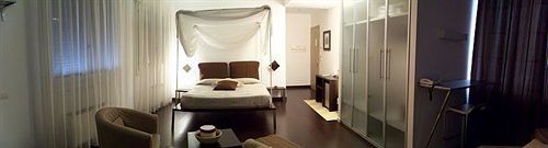 Hotel Angi 3*